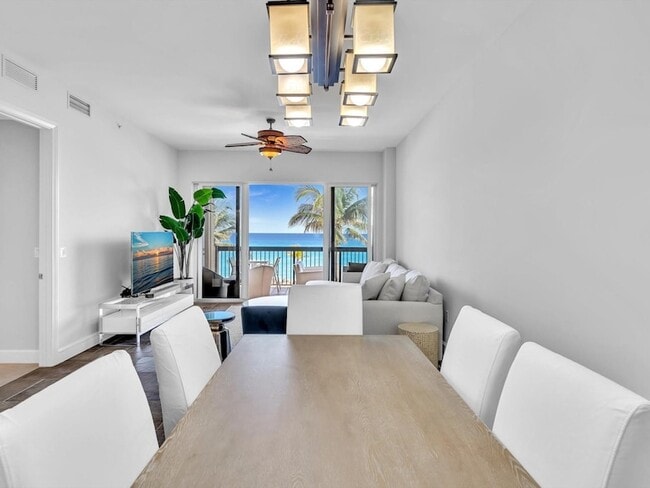 Building Photo - 4444 El Mar Dr