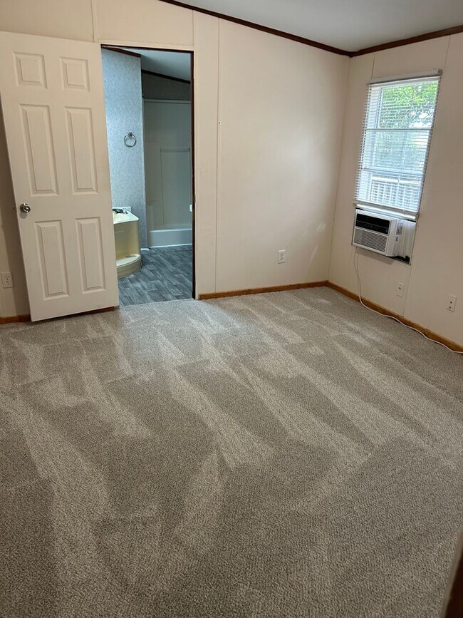 Foto del edificio - 3-Bedroom/ 2-Bath-Mobile Home with Deck
