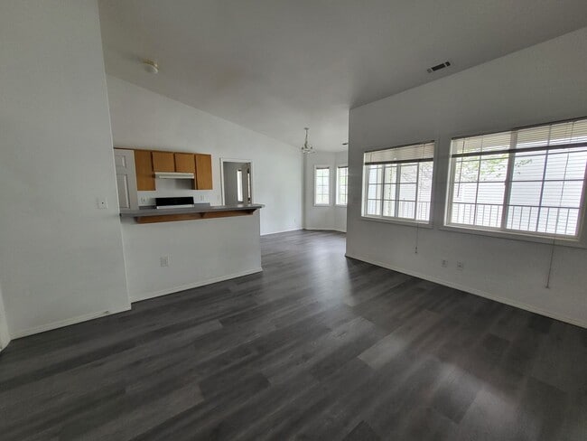 Building Photo - Cute Boise apartment