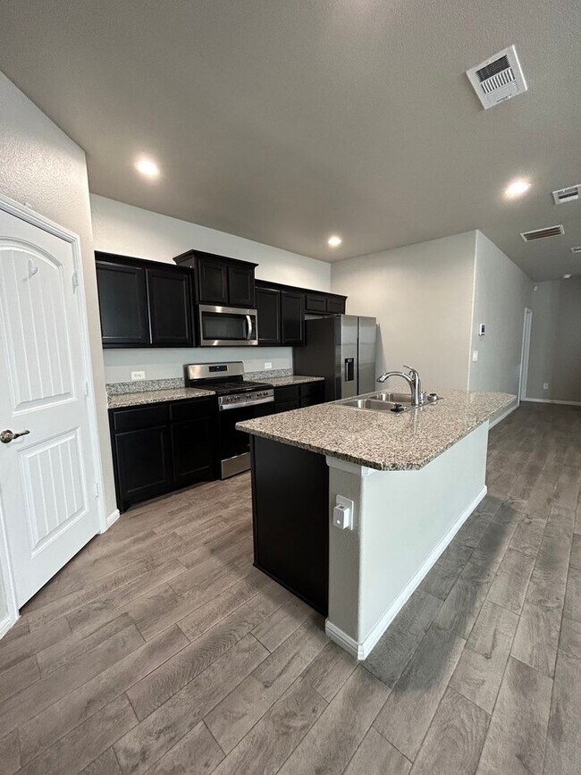 Foto del edificio - COMING SOON!!  Beautiful 5 Bedroom Home in Desert Ridge