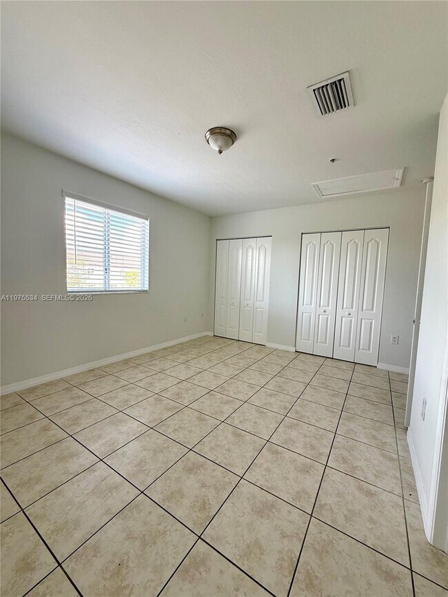 Foto del edificio - 8851 NW 112th Ave