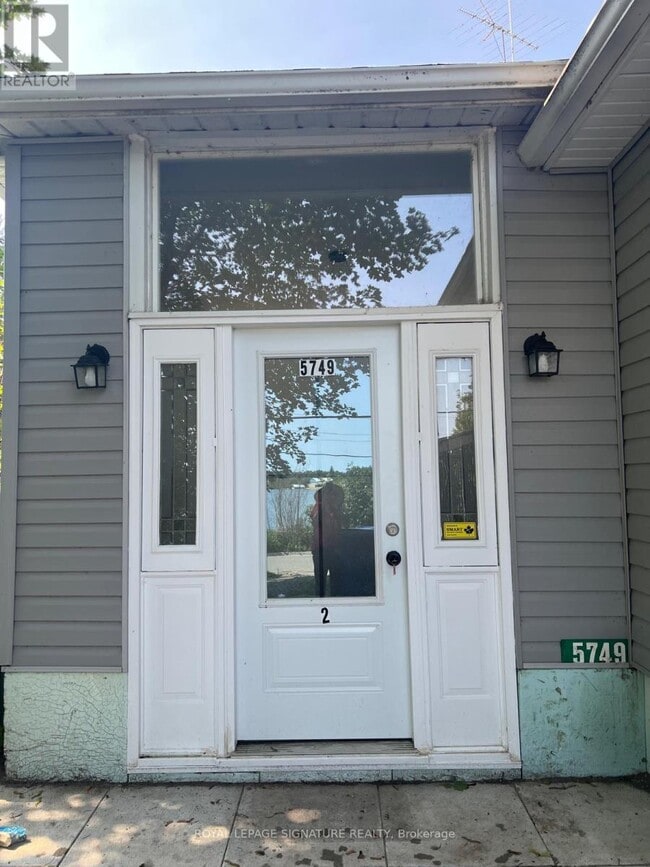 Building Photo - 5749 Lakeshore Rd