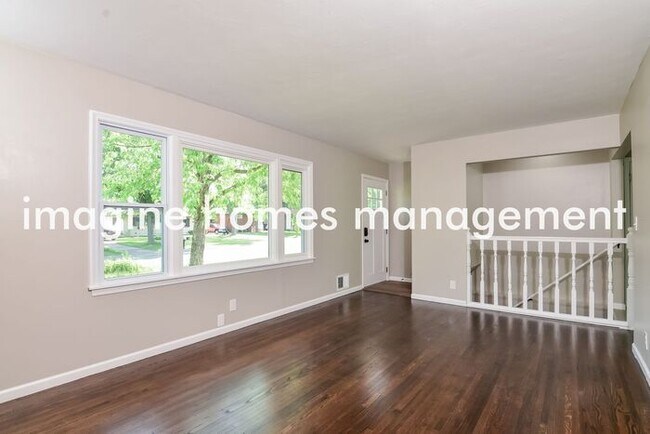 Building Photo - Pet-Friendly 4 Bedroom Home in Eagan!!