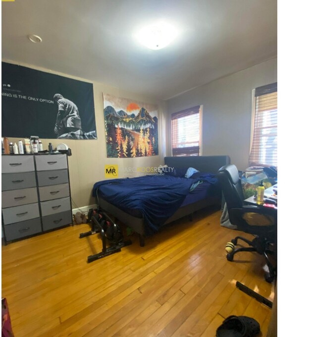 Building Photo - 2 High St