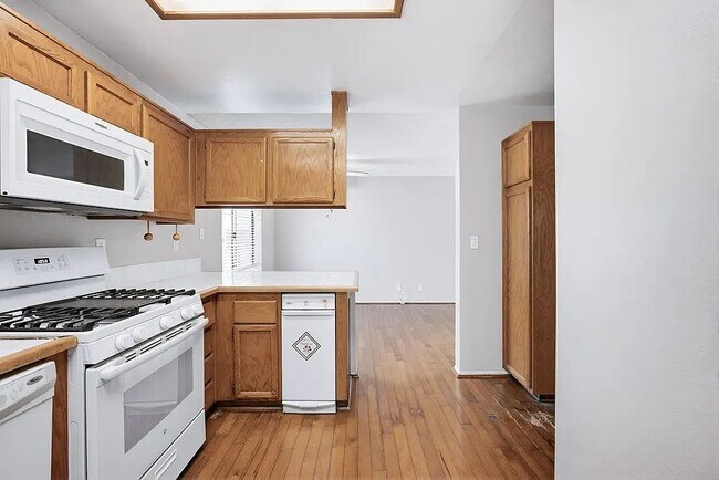 Foto del edificio - 1856 Avenida San Sebastian