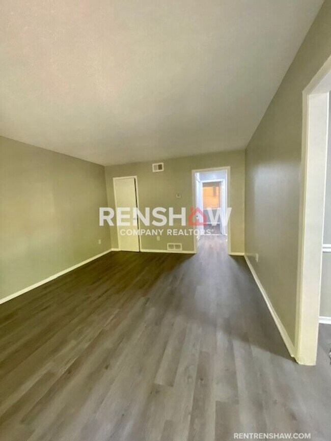 Foto del edificio - Corner Unit Duplex in Whitehaven Park East...