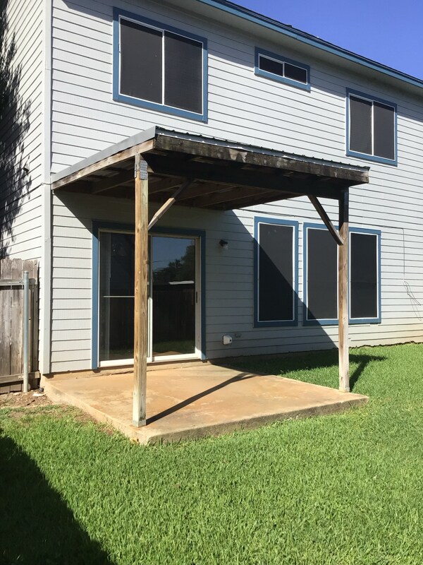 Foto del edificio - 2913 Whisper Oaks Ln
