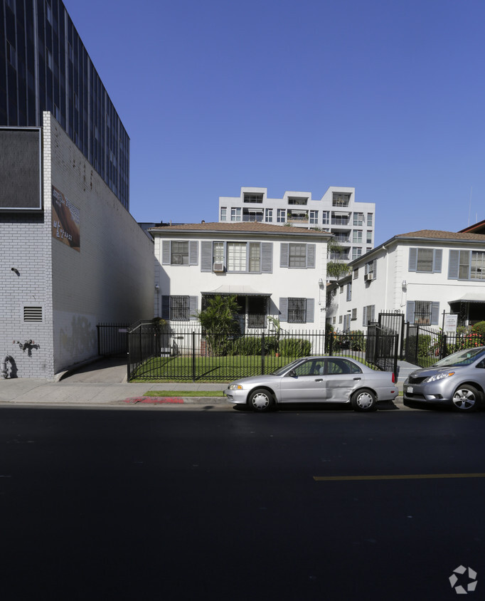 Building Photo - 545 S Catalina St