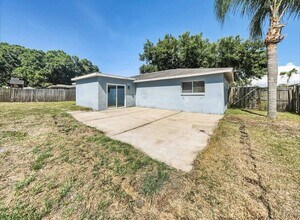 Building Photo - 613 Limetree Dr