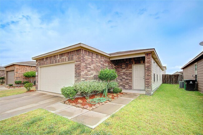 Building Photo - 2715 Skyview Long Dr