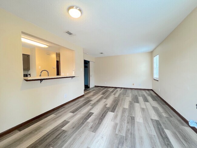 Foto del edificio - 23 Kandlewood Dr