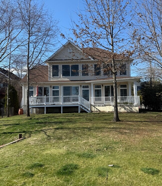 Photo - 943 Williams St House