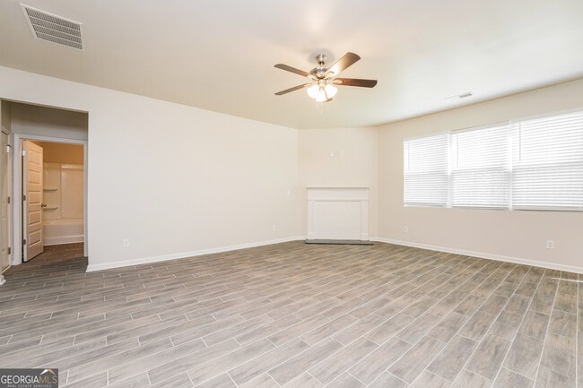 Building Photo - 3811 River Rock Rd