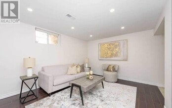 Building Photo - 352 E 18th St