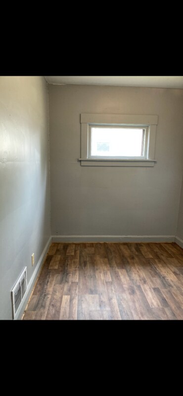 Foto del edificio - 600 Mc Clure Ave