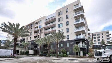 Building Photo - 2606 Rivington
