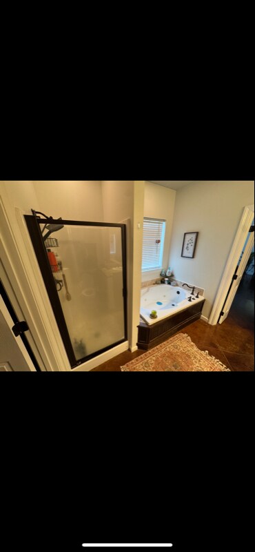 Building Photo - 41072 Kinkade Dr