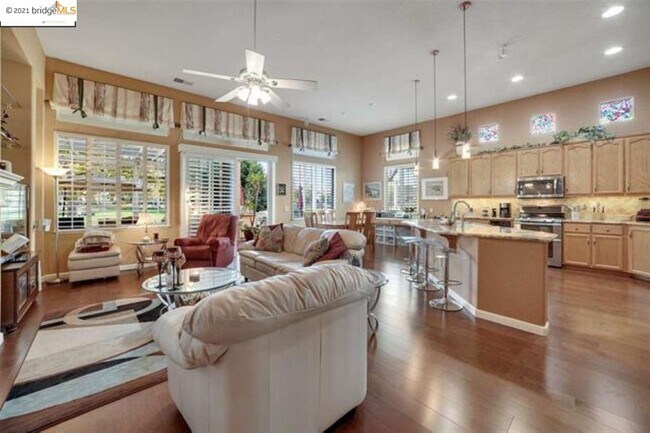 Foto del edificio - 268 Monarch Terrace