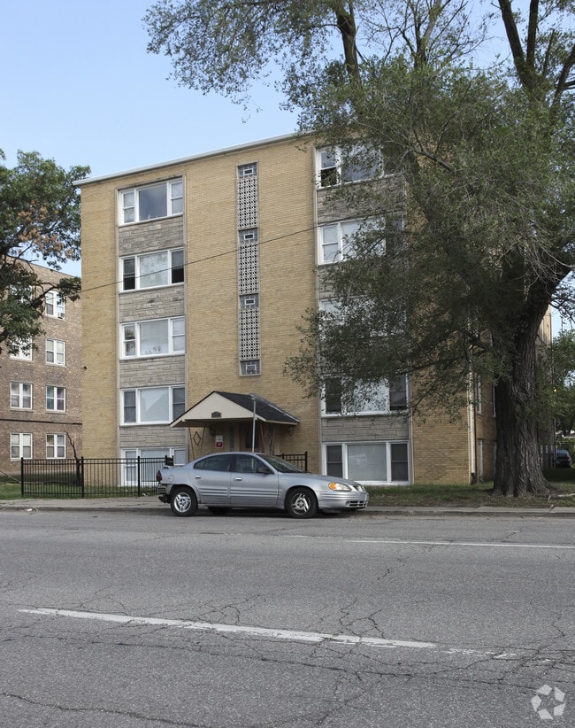 Building Photo - Sundance Manor
