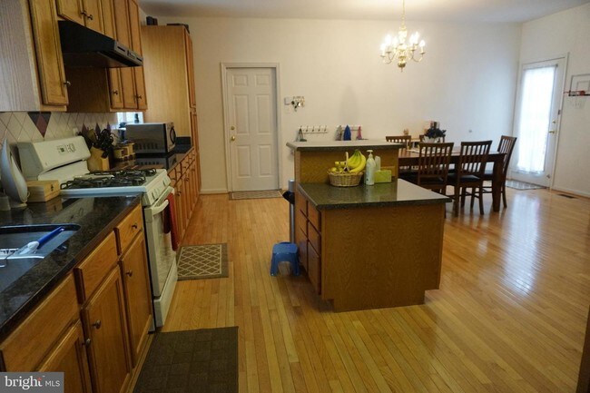 Building Photo - 13925 Coachmans Cir