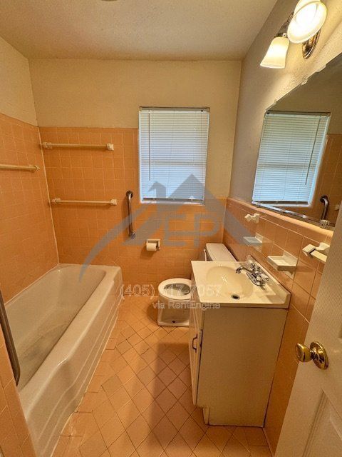 Foto del edificio - 2829 Lakeside Dr