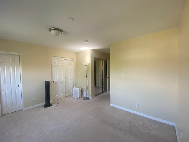 Building Photo - 1123 Abelia