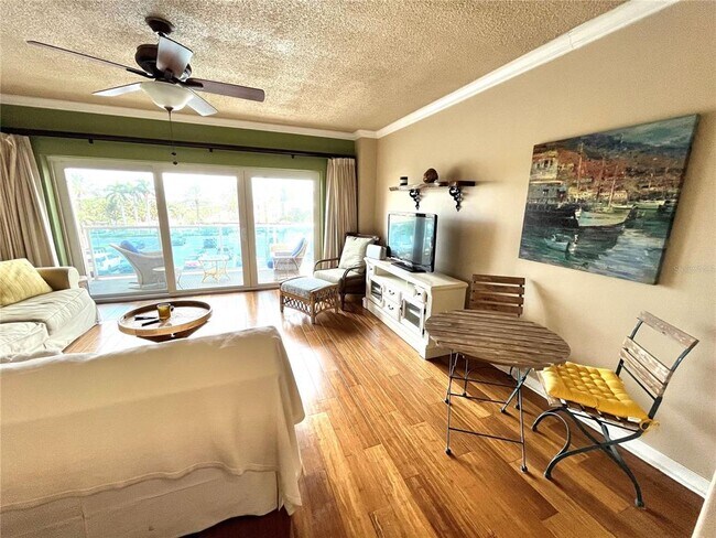 Building Photo - 880 Mandalay Ave