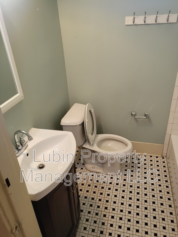 Foto del edificio - 1779 Madison Ave