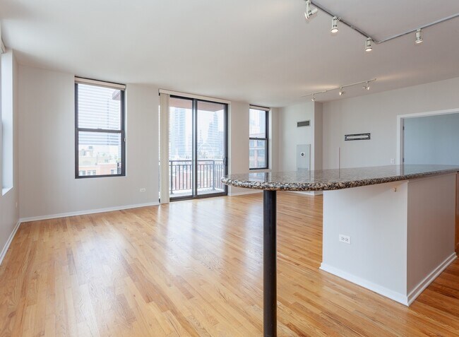 Foto del edificio - 330 N Jefferson St
