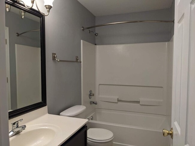 Building Photo - 3994 Blackstone Dr