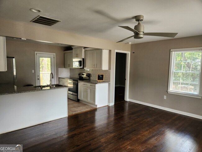 Building Photo - 2148 Clanton Terrace