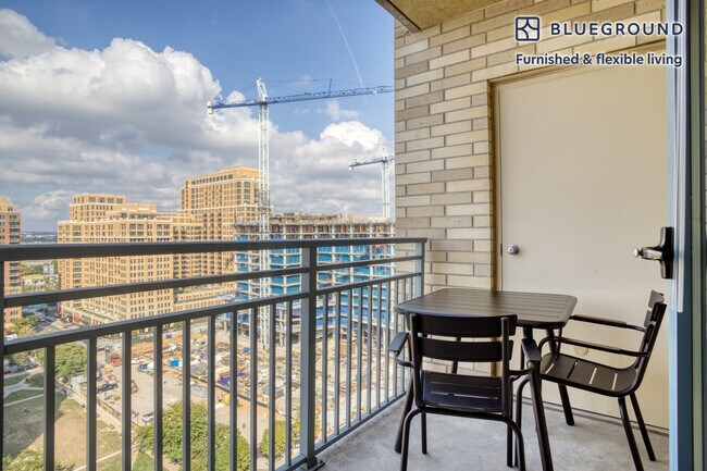 Building Photo - 550 14th Rd S