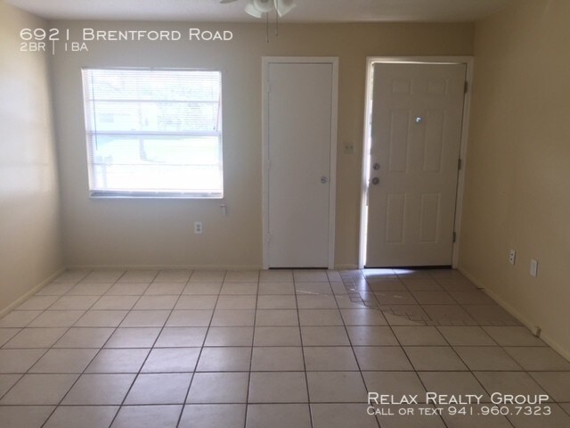 Foto del edificio - 6921 Brentford Rd