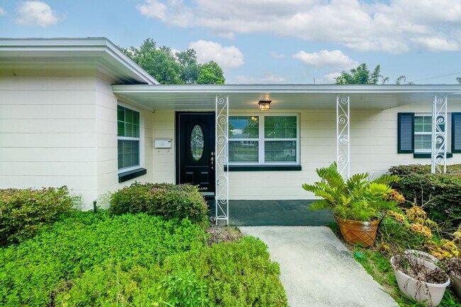 Building Photo - 1313 Radclyffe Rd