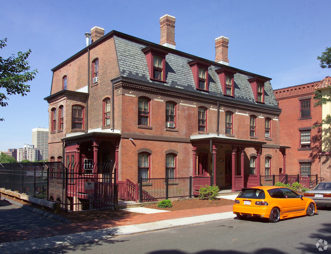 Primary Photo - New Court Terrace