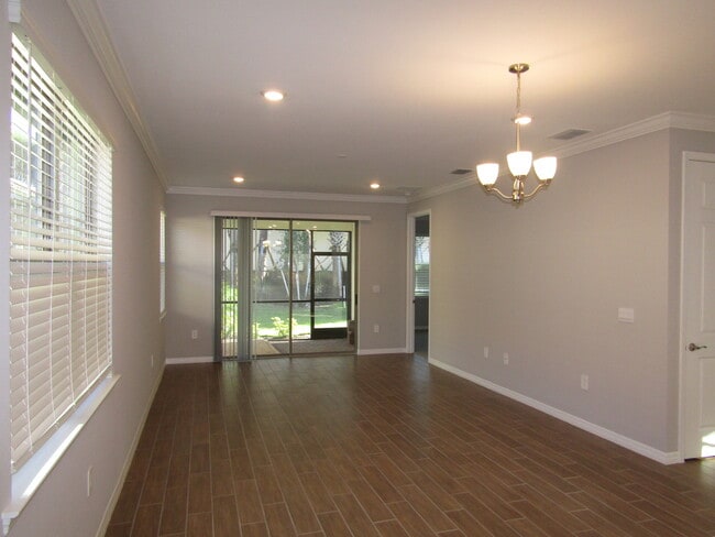 Building Photo - 148 Soliera St
