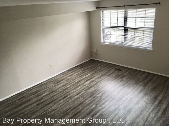Foto del edificio - 3 br, 2.5 bath House - 5 Heather Hill Rd