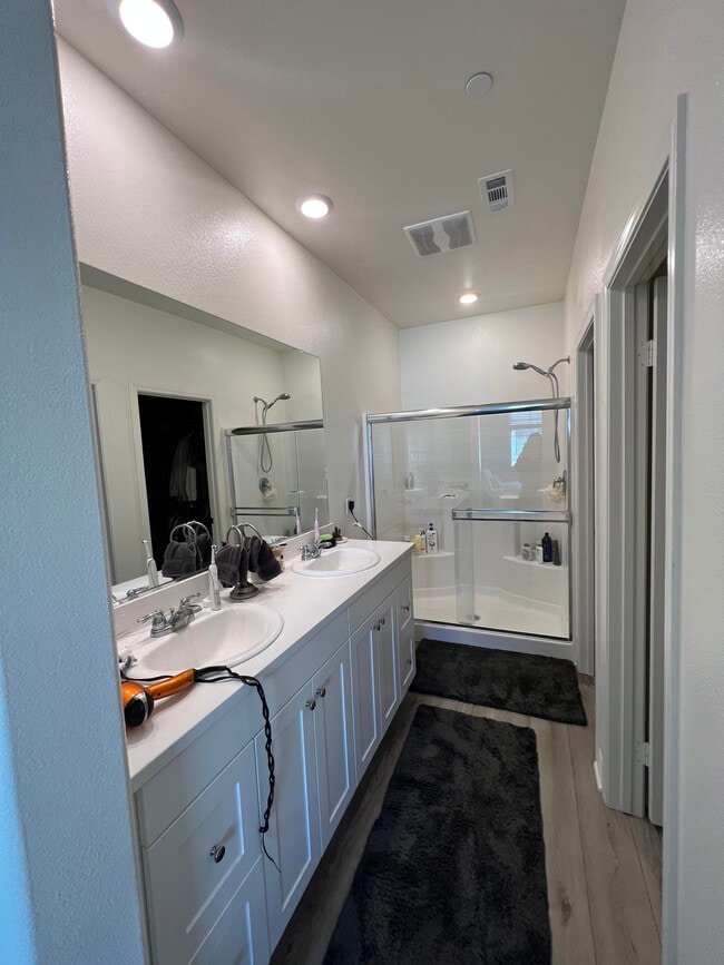 16502 Casa Grande Ave Unit 412, Fontana, CA 92336 Condo for Rent in