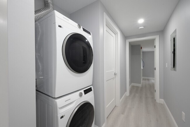 Foto del edificio - 245 Elm St