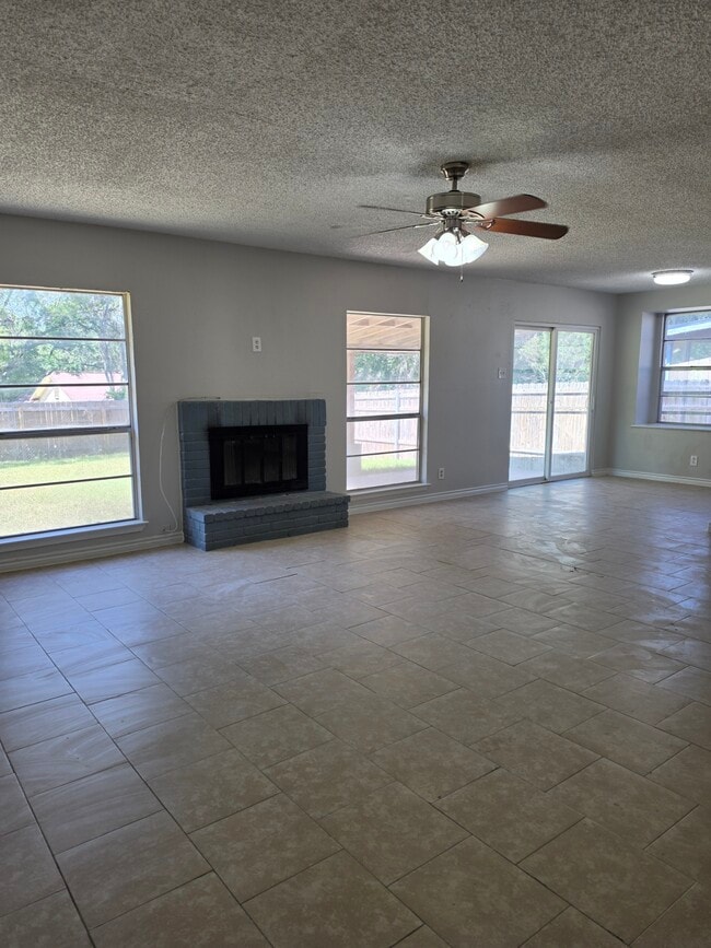 Wood Burning Fireplace - 10562 Bounty Dr