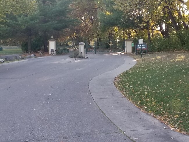 Building Photo - 4582 Bishops Ct