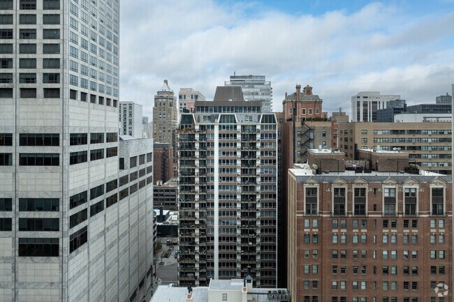 Aerial Photo - 201 E Chestnut St