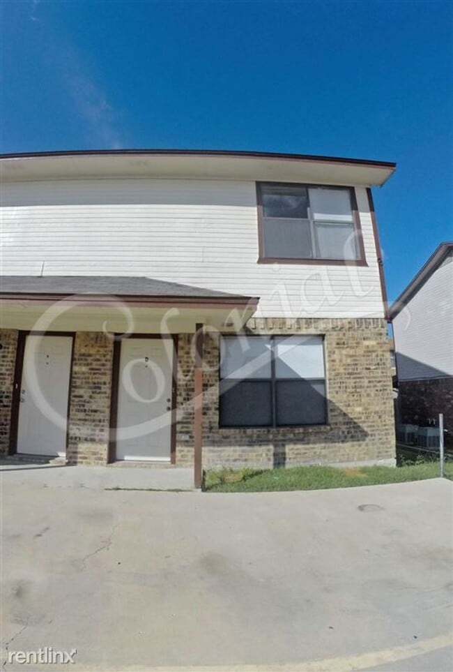 Building Photo - 1201 Monroe Loop