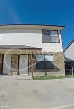 Building Photo - 1201 Monroe Loop