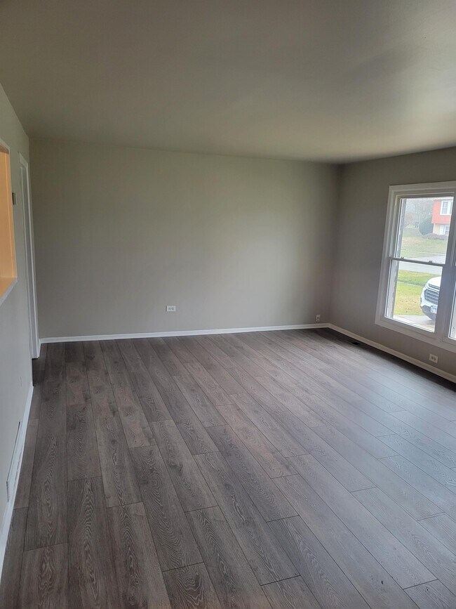 Building Photo - 500 Barrington Ct