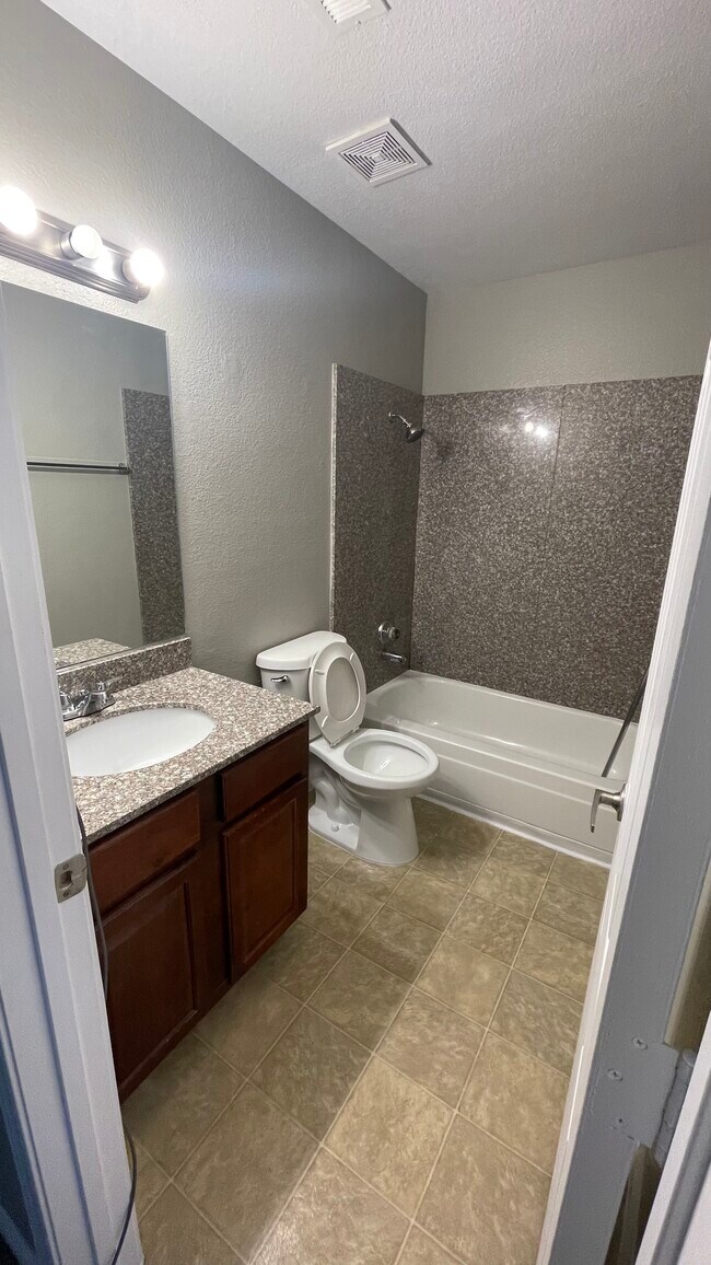 Building Photo - 4960 Indian River Dr