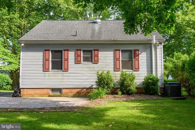 Foto del edificio - 3205 Cambridge Cir