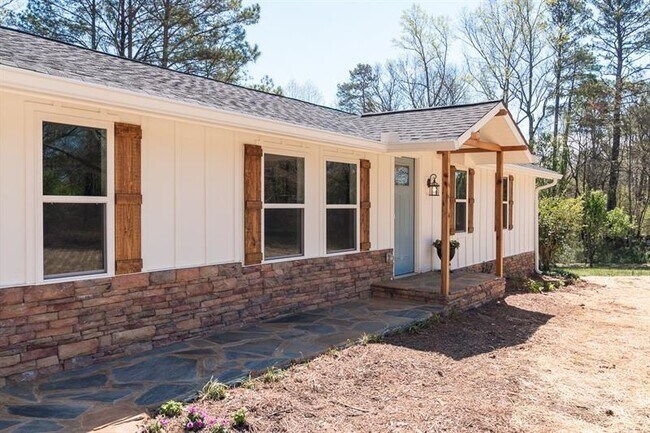 Building Photo - 4882 Sugar Pike Rd