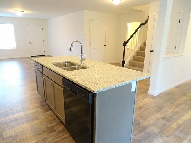 Foto del edificio - 434 Masonic Dr