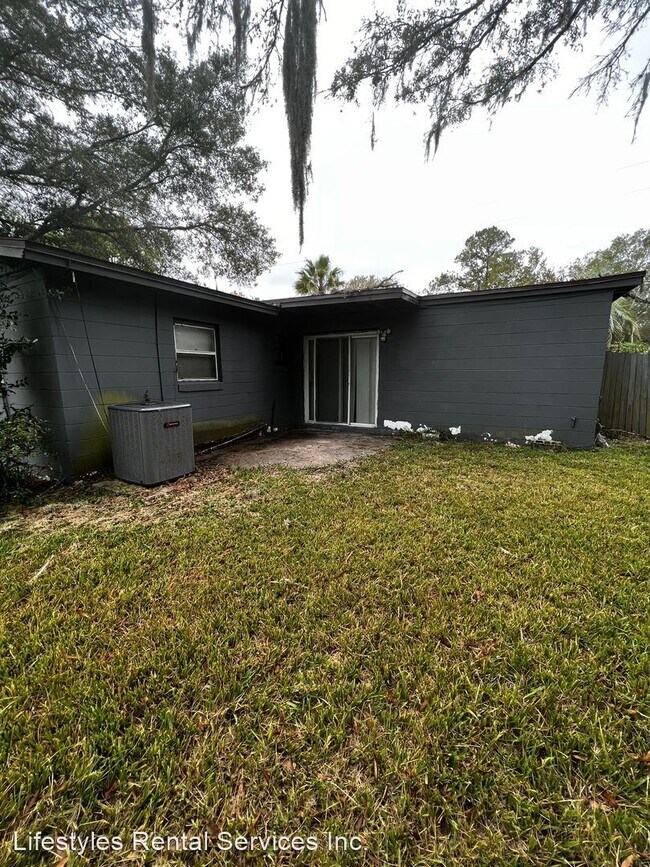 Foto del edificio - 3 br, 1.5 bath House - 9433 Sibbald Rd